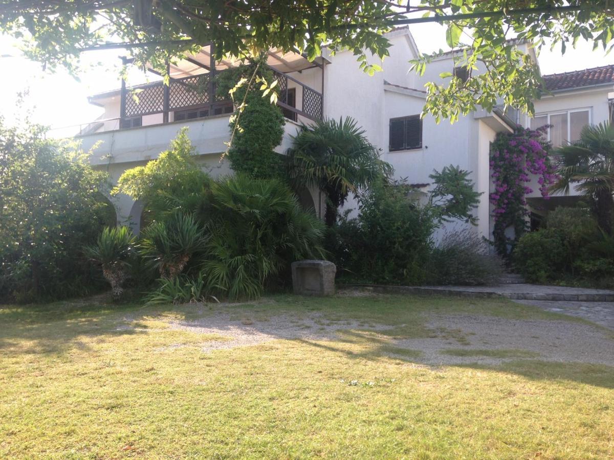 Apartmani Dubasnica Malinska Kültér fotó