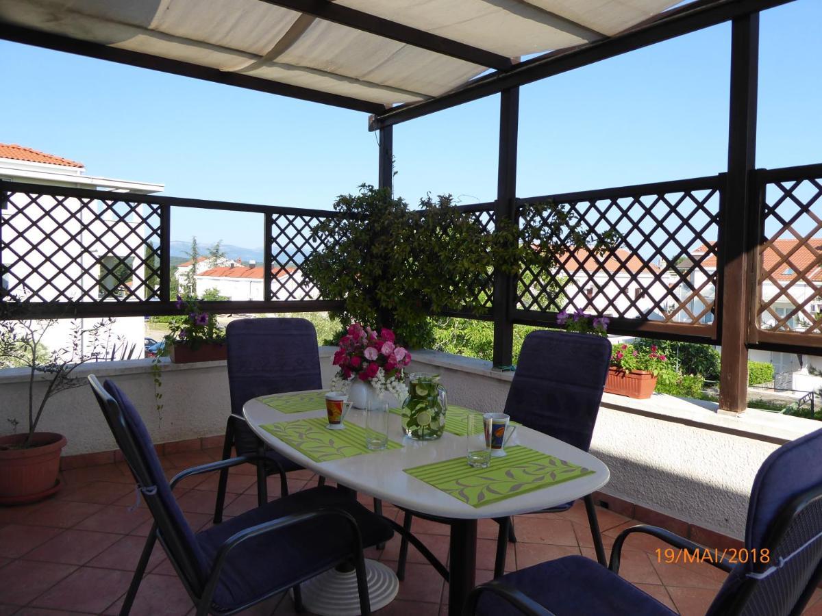Apartmani Dubasnica Malinska Kültér fotó