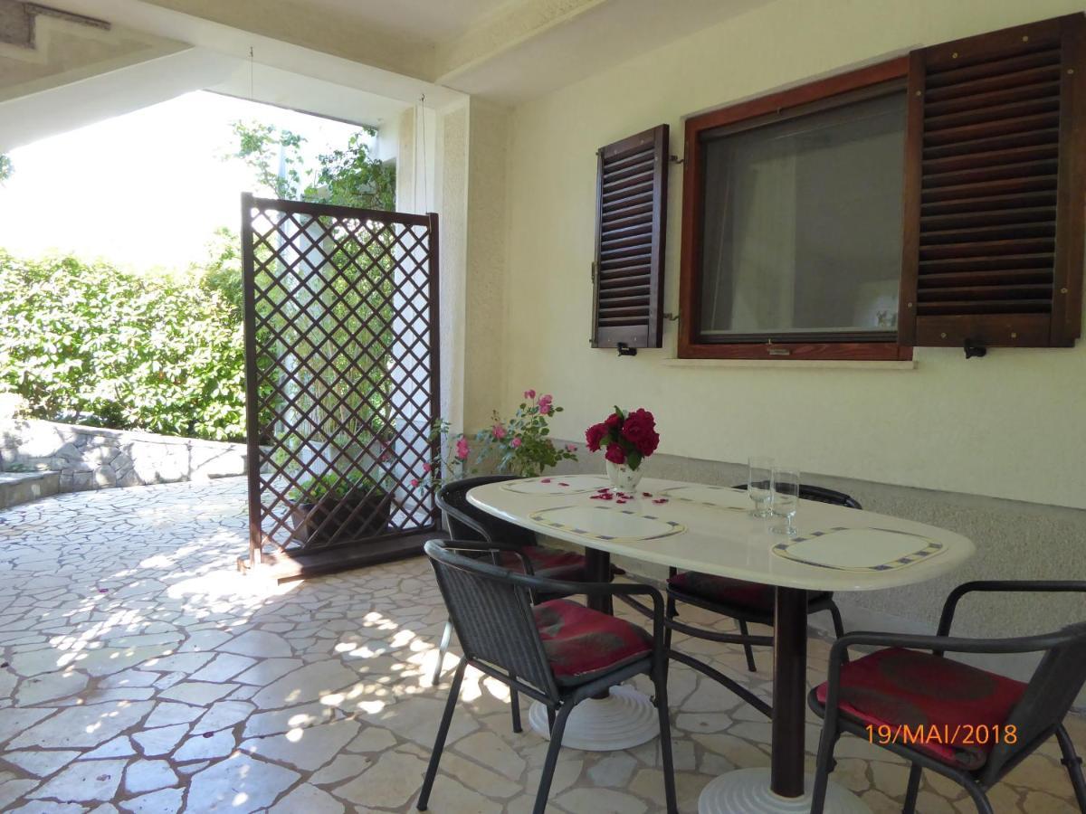 Apartmani Dubasnica Malinska Kültér fotó