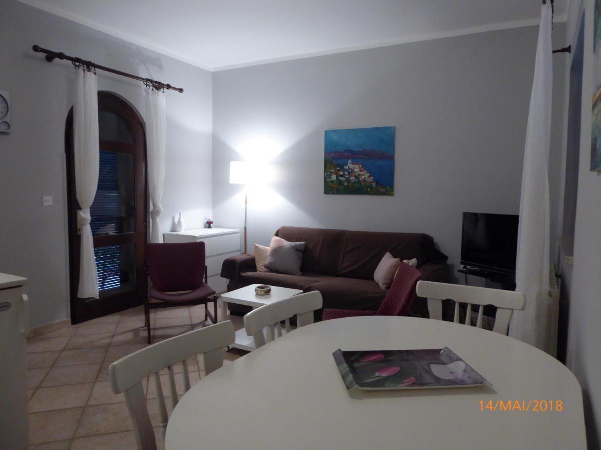 Apartmani Dubasnica Malinska Kültér fotó