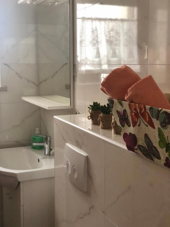Apartmani Dubasnica Malinska Kültér fotó