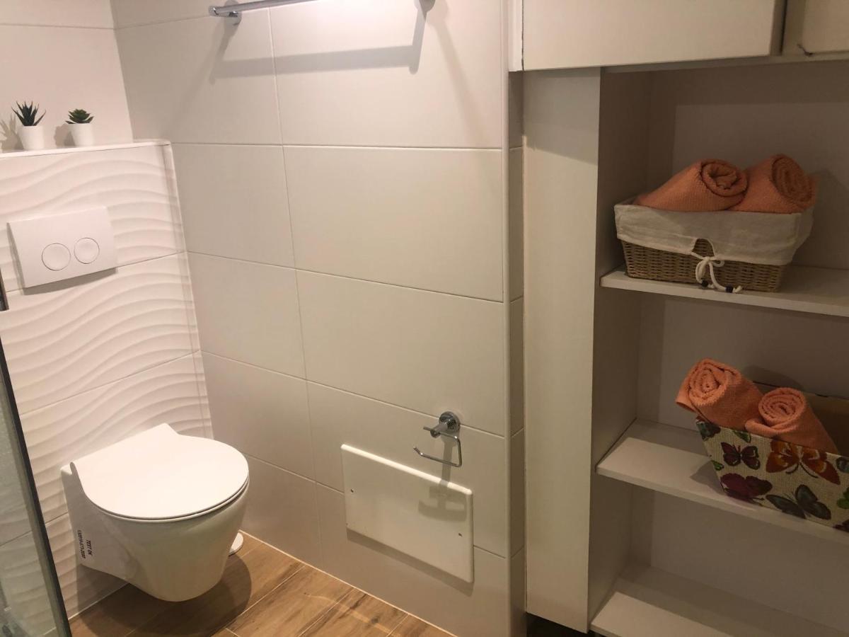 Apartmani Dubasnica Malinska Kültér fotó