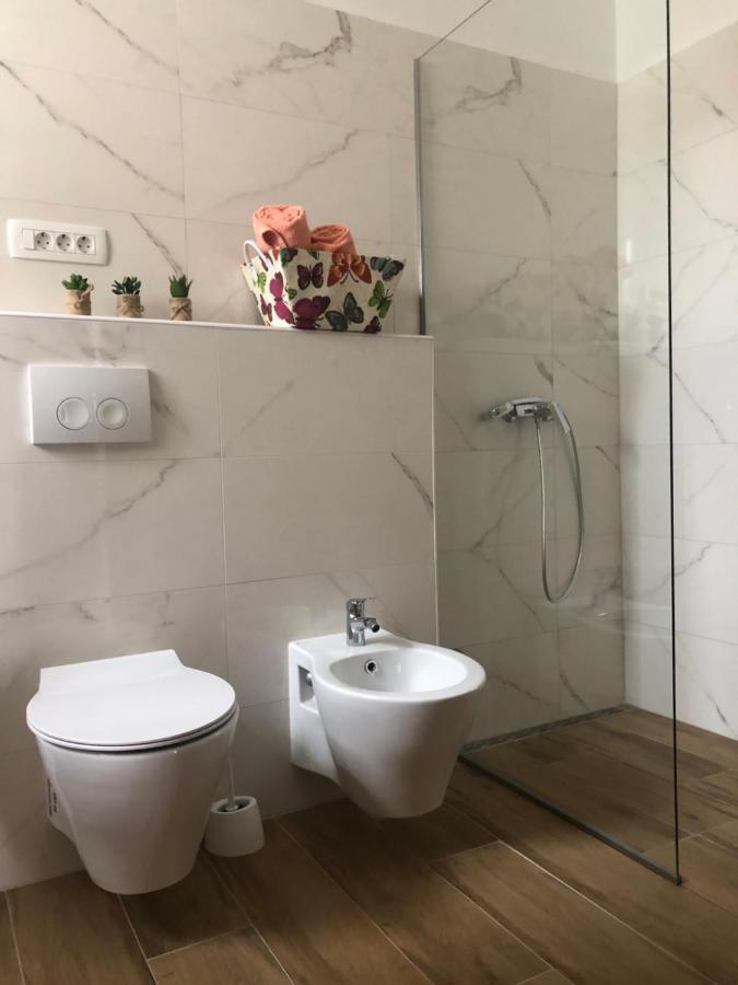 Apartmani Dubasnica Malinska Kültér fotó